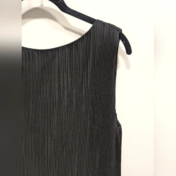 Black Pleated Sleeveless Dress Size Small - Picture 3 of 6